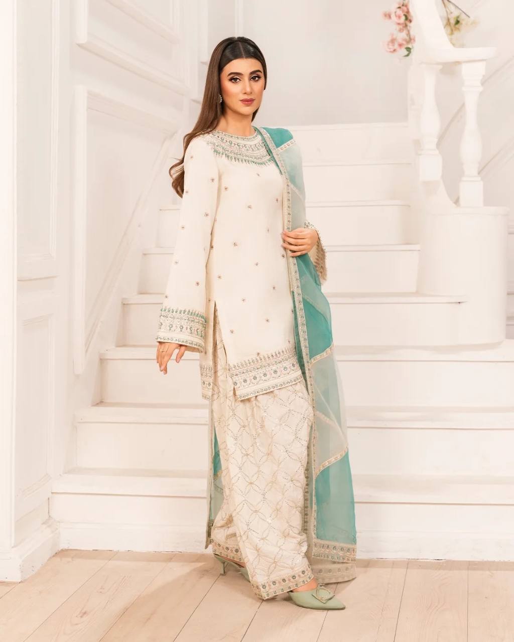 Pearl Dream Ethnic Đěsigner Farshi Palazzo Set