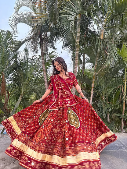 Rajwadi Rang  Aaina si Adaayein Lahenga